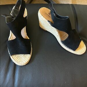 Susina Black Wedges